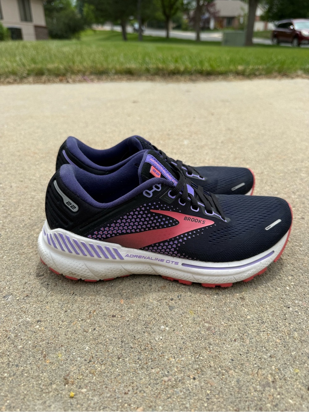 Womens Brooks Adrenaline 22 (size 7.5) - Picture 5 of 9